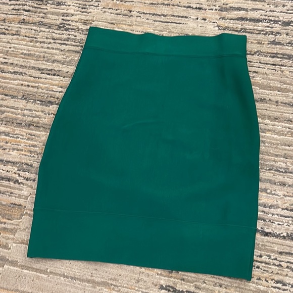 BCBG bodycon skirt - Picture 3 of 4